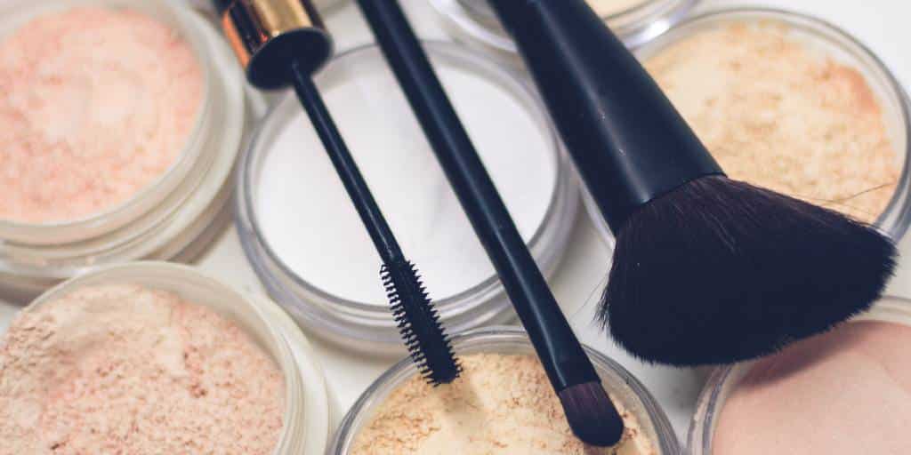 poudres pour visage.