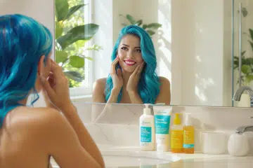 découvrez des conseils pratiques et efficaces pour entretenir vos cheveux colorés afin de préserver leur éclat et leur santé. apprenez les meilleures techniques de lavage, de traitement et de coiffage pour garder votre couleur vibrante et vos cheveux en pleine forme.