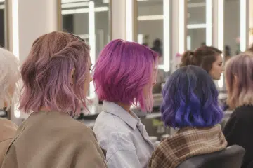 découvrez les coupes de cheveux tendance de cette année ! inspirez-vous des styles les plus prisés pour rafraîchir votre look, que ce soit des coupes intemporelles ou des nouveautés audacieuses. trouvez la coupe parfaite qui mettra en valeur votre personnalité et votre style.