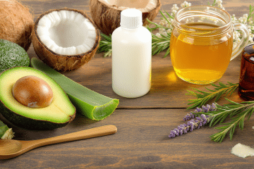 découvrez les meilleurs ingrédients pour nourrir et sublimer vos cheveux. apprenez comment des éléments naturels peuvent revitaliser votre chevelure, améliorer sa santé et apporter brillance et douceur. ne manquez pas nos conseils pour choisir les produits adaptés à votre type de cheveux.